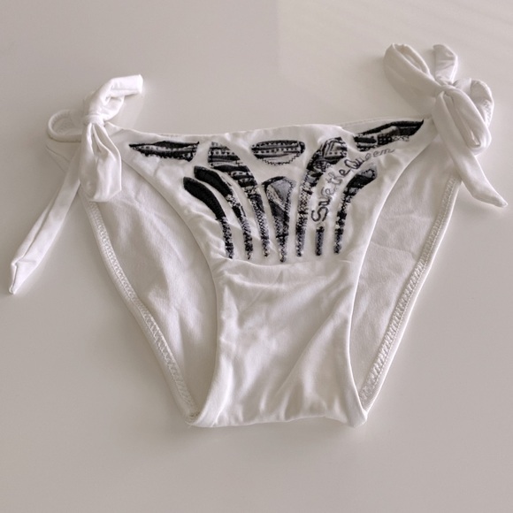 Save the Queen Bikini Bottom New - Picture 2 of 11